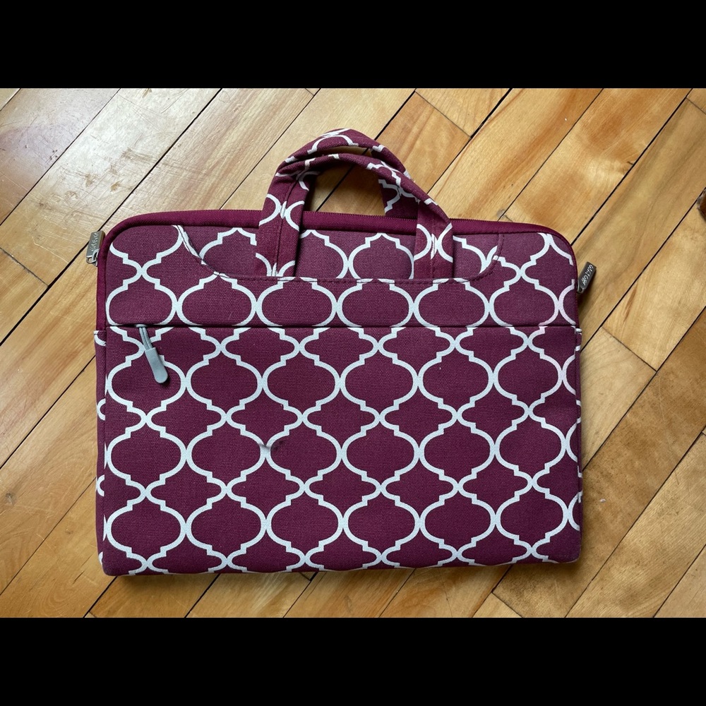 Mosiso travel bag for laptop or iPad. Burgundy